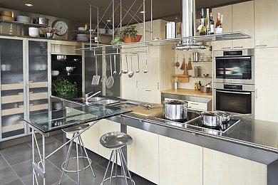 《福尔摩斯：觉醒重制版》首支预告公布 明年发售